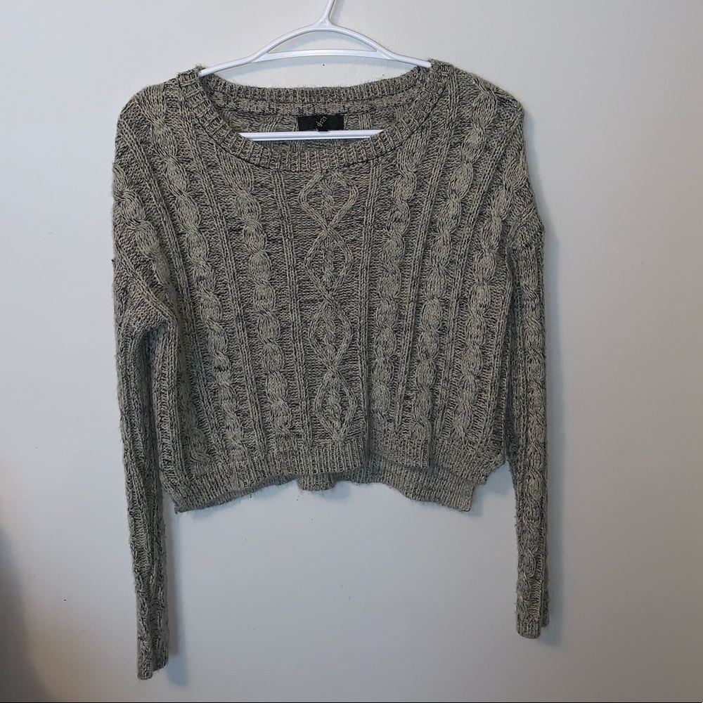 grey knit sweater